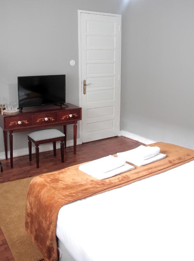 מטוסיניוס Genius Loci Guesthouse מראה חיצוני תמונה