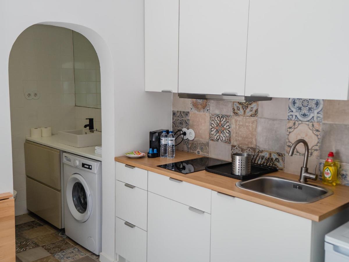 מטוסיניוס Genius Loci Guesthouse מראה חיצוני תמונה