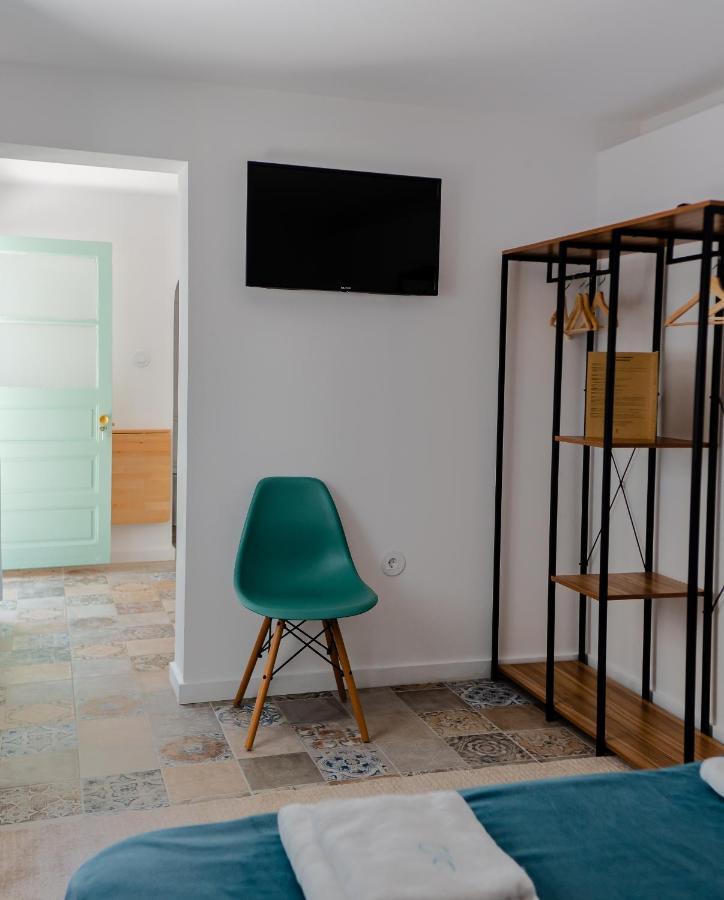 מטוסיניוס Genius Loci Guesthouse מראה חיצוני תמונה